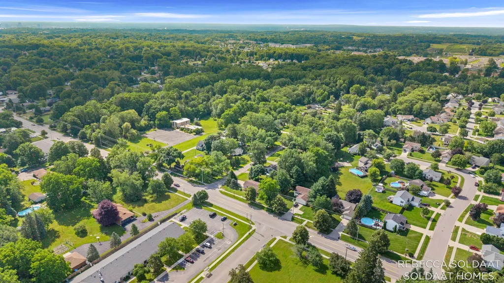3464 Leonard Street NW Walker City MI 49534