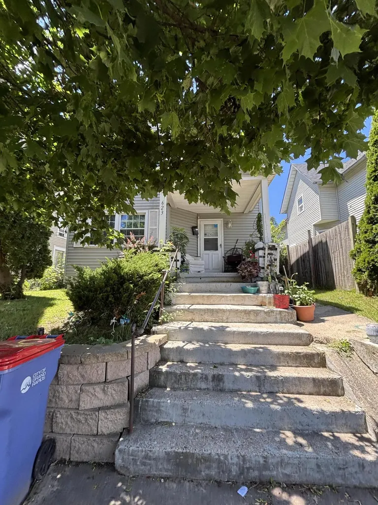 623 Lane Avenue NW Grand Rapids City MI 49504