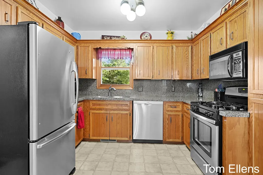 2945 Rolling Hills Court Georgetown Charter Township MI 49426