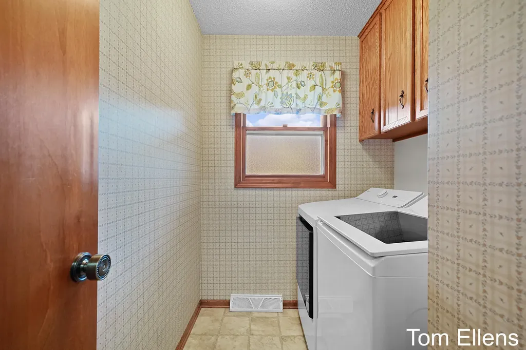 2945 Rolling Hills Court Georgetown Charter Township MI 49426