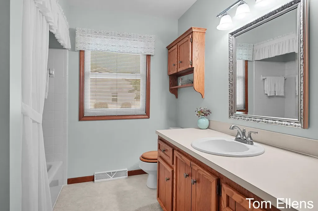 2945 Rolling Hills Court Georgetown Charter Township MI 49426