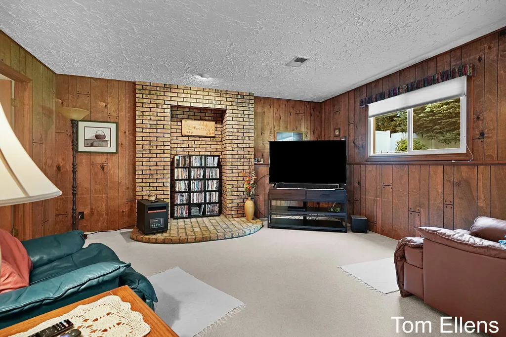 2945 Rolling Hills Court Georgetown Charter Township MI 49426