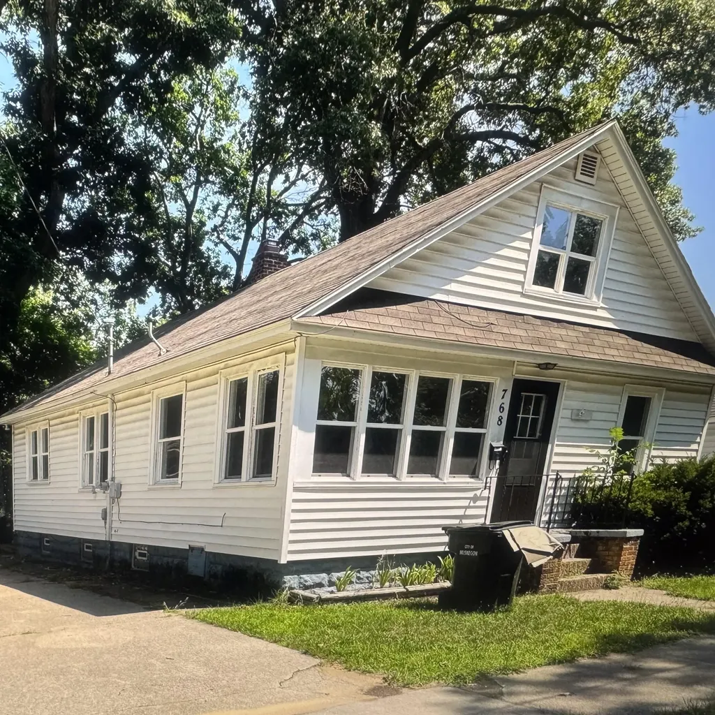 768 Hill Avenue Muskegon City MI 49442