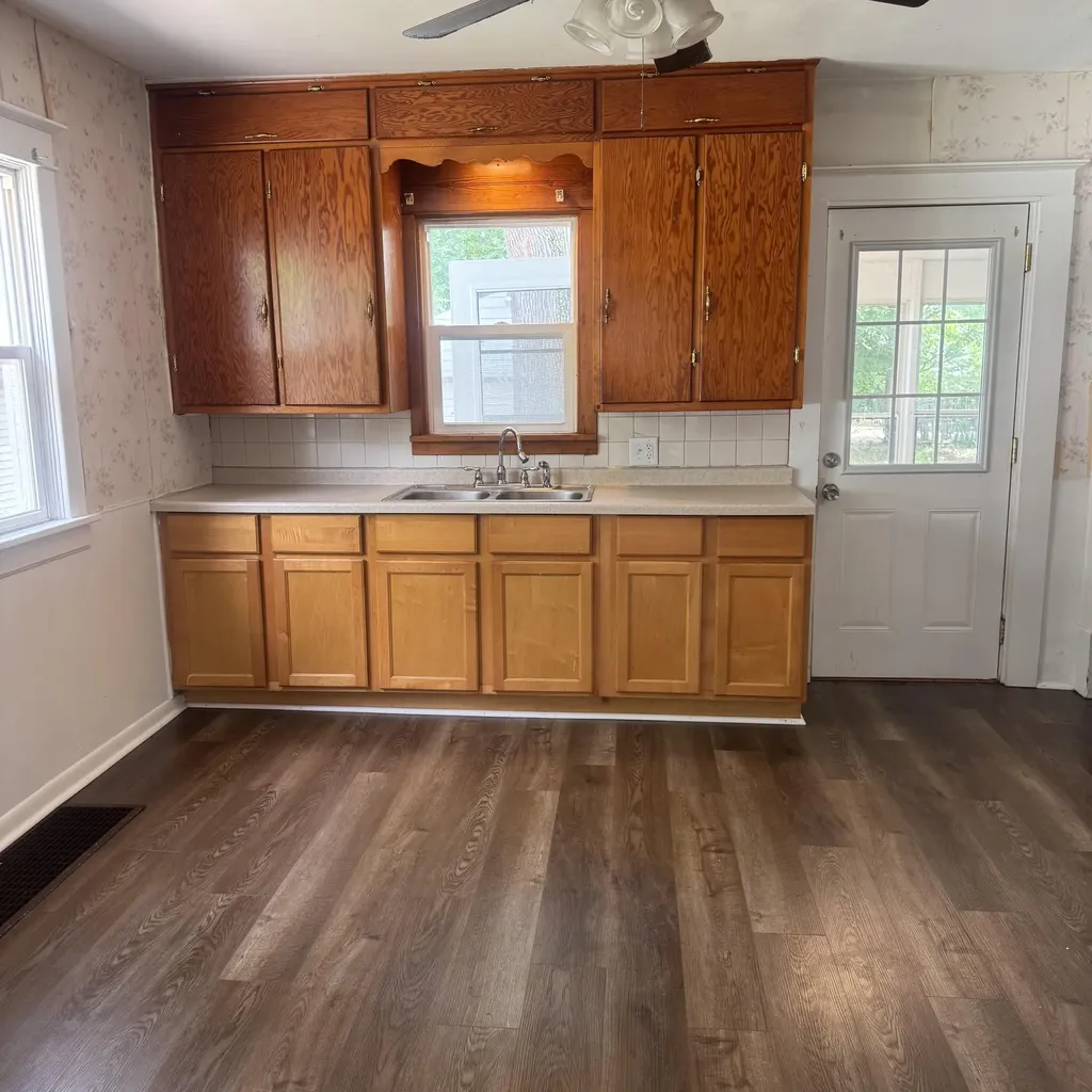 768 Hill Avenue Muskegon City MI 49442