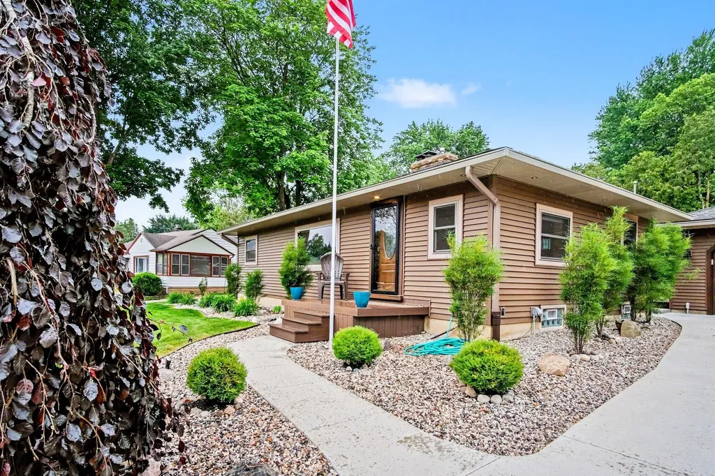 739 Old Gate Road NW Grand Rapids City MI 49504
