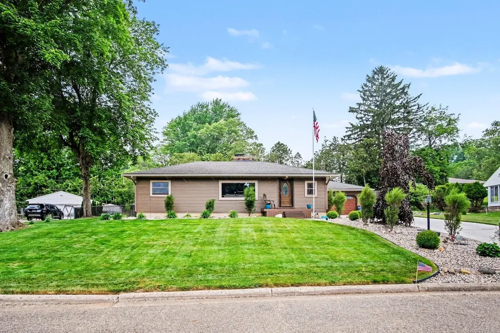 739 Old Gate Road NW Grand Rapids City MI 49504