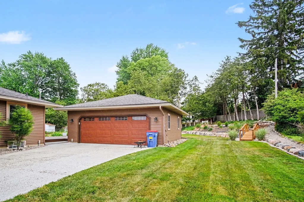 739 Old Gate Road NW Grand Rapids City MI 49504