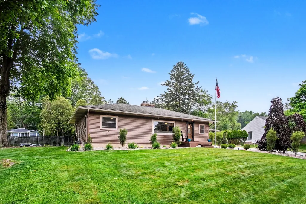 739 Old Gate Road NW Grand Rapids City MI 49504
