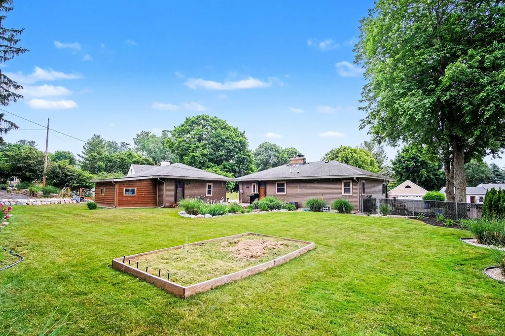 739 Old Gate Road NW Grand Rapids City MI 49504