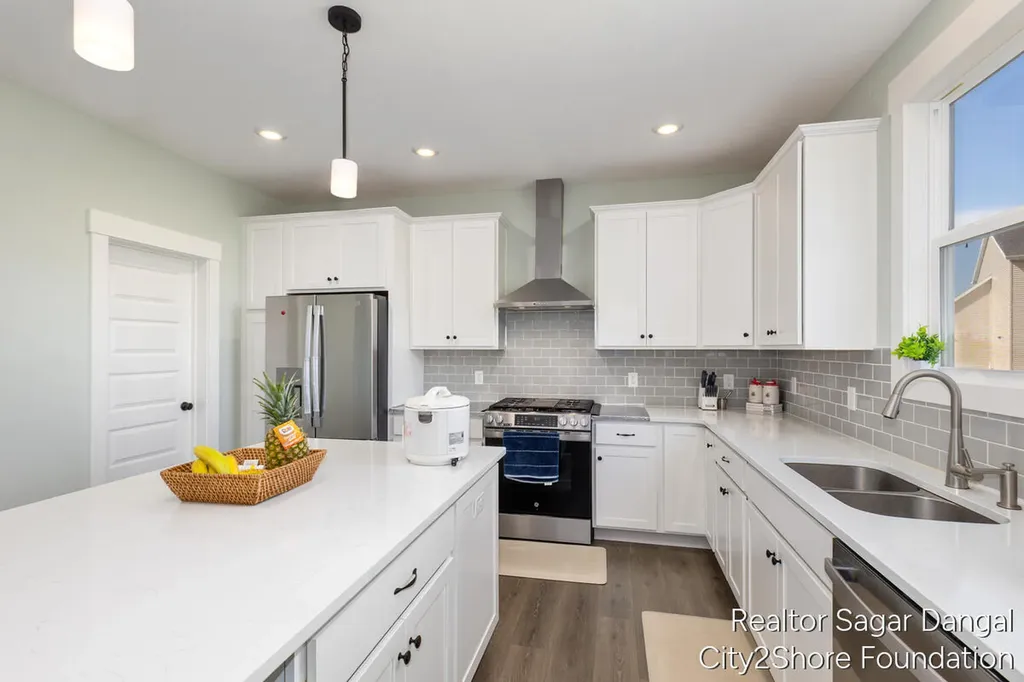 5961 SE Claymont Court SE Caledonia Township MI 49316
