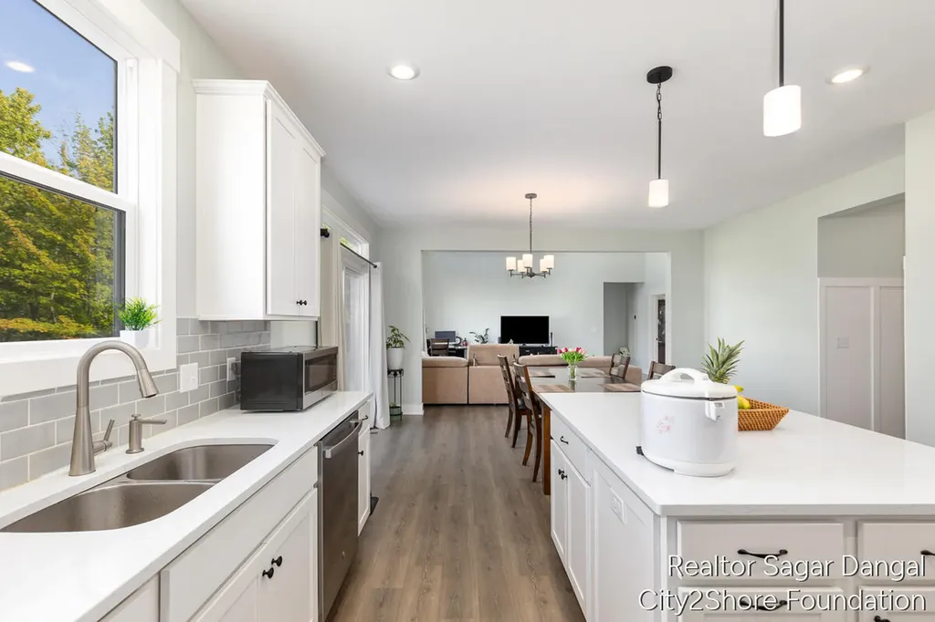 5961 SE Claymont Court SE Caledonia Township MI 49316