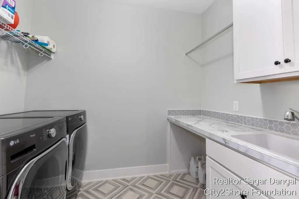 5961 SE Claymont Court SE Caledonia Township MI 49316