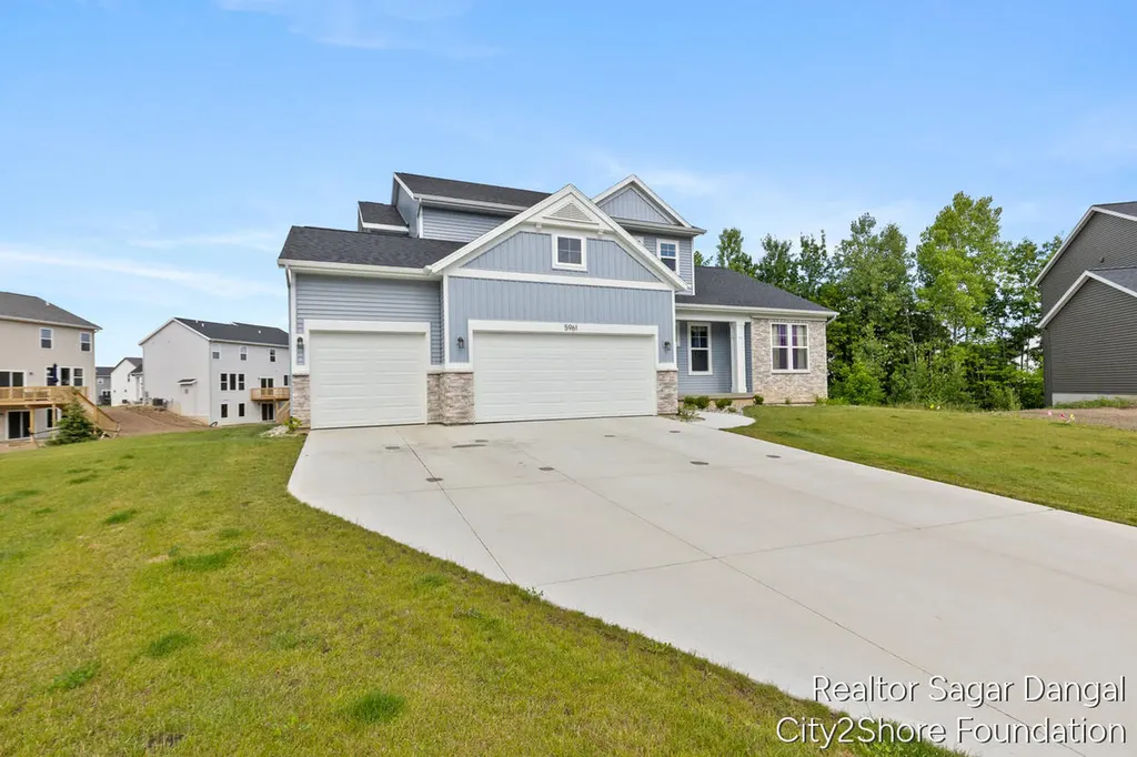 5961 SE Claymont Court SE Caledonia Township MI 49316