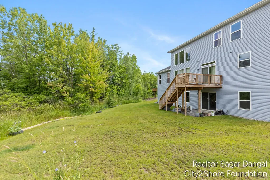 5961 SE Claymont Court SE Caledonia Township MI 49316