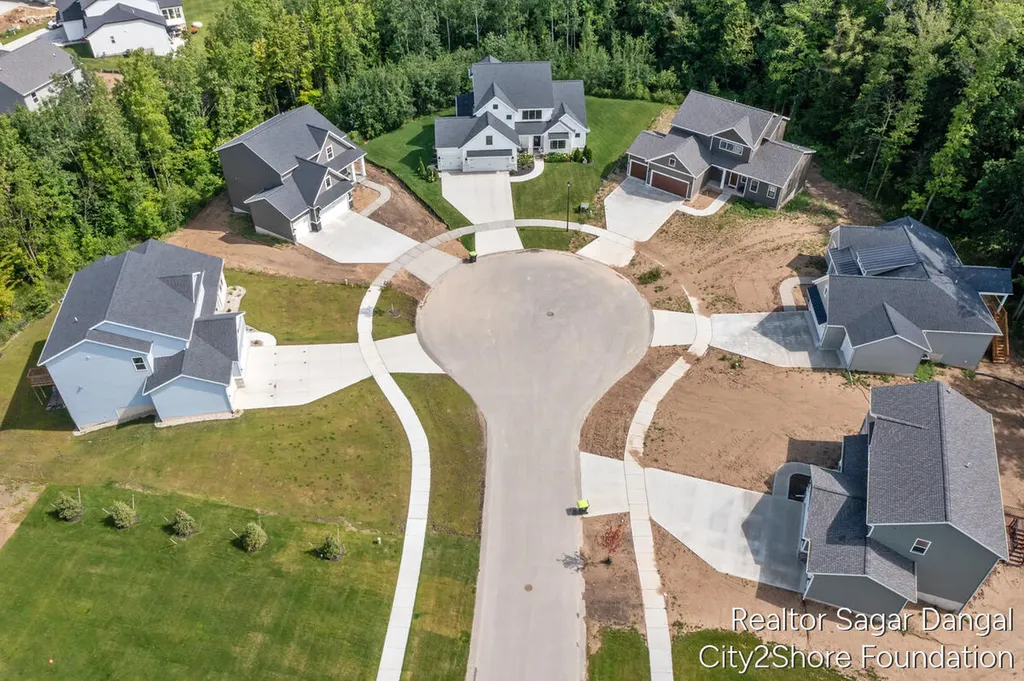 5961 SE Claymont Court SE Caledonia Township MI 49316