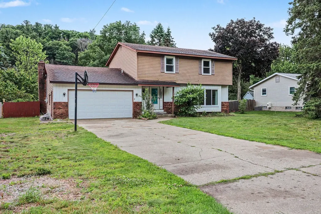 1915 Shorewood Drive Norton Shores City MI 49441