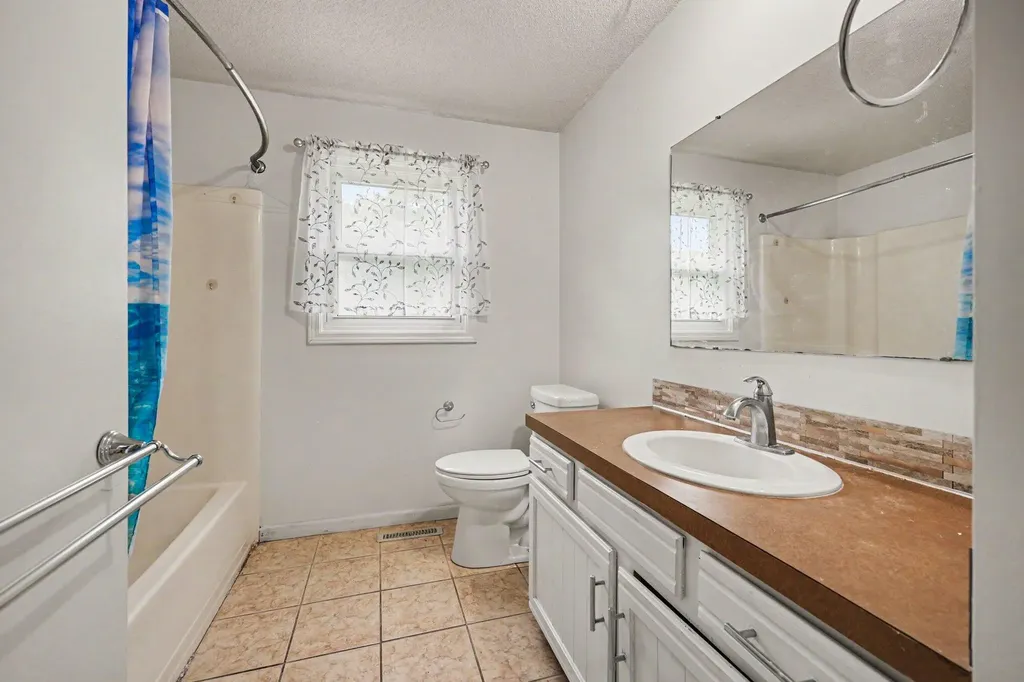 1915 Shorewood Drive Norton Shores City MI 49441