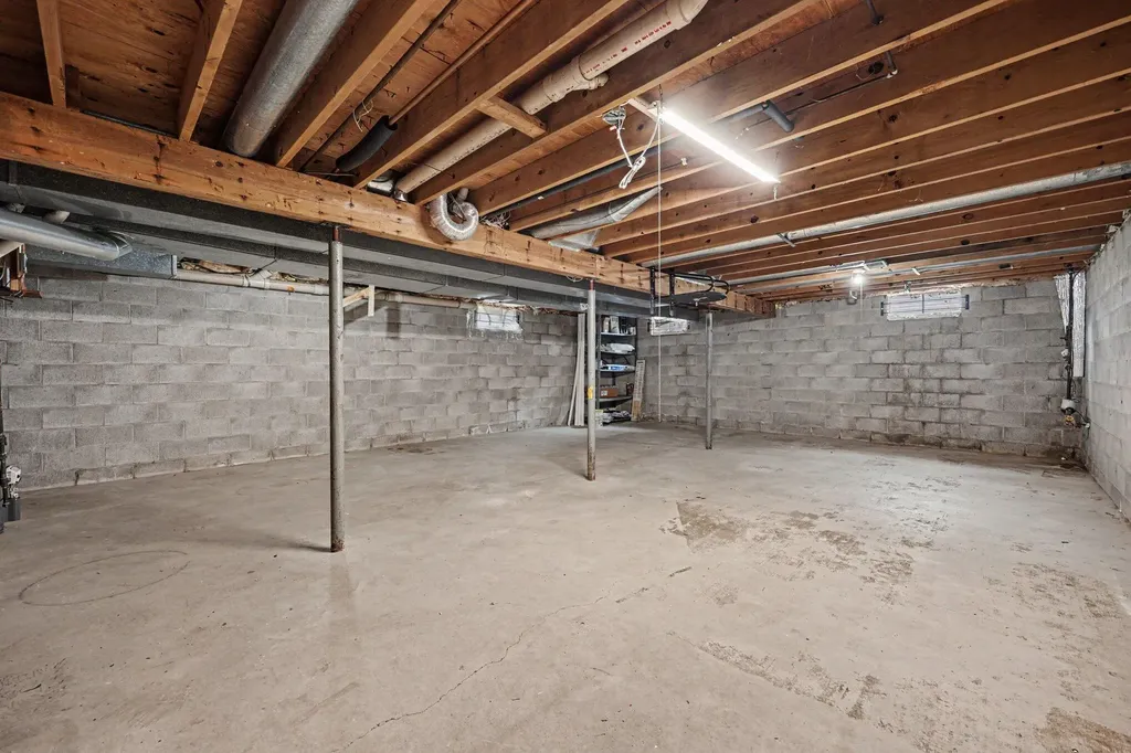 1915 Shorewood Drive Norton Shores City MI 49441