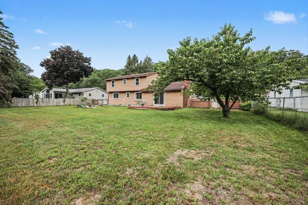 1915 Shorewood Drive Norton Shores City MI 49441