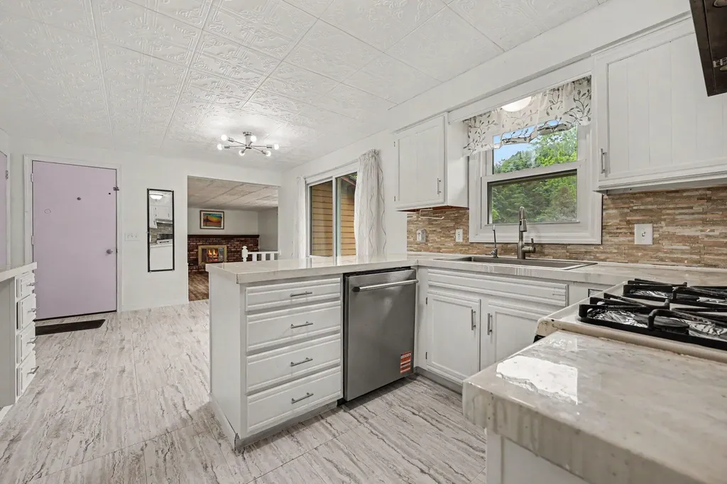 1915 Shorewood Drive Norton Shores City MI 49441