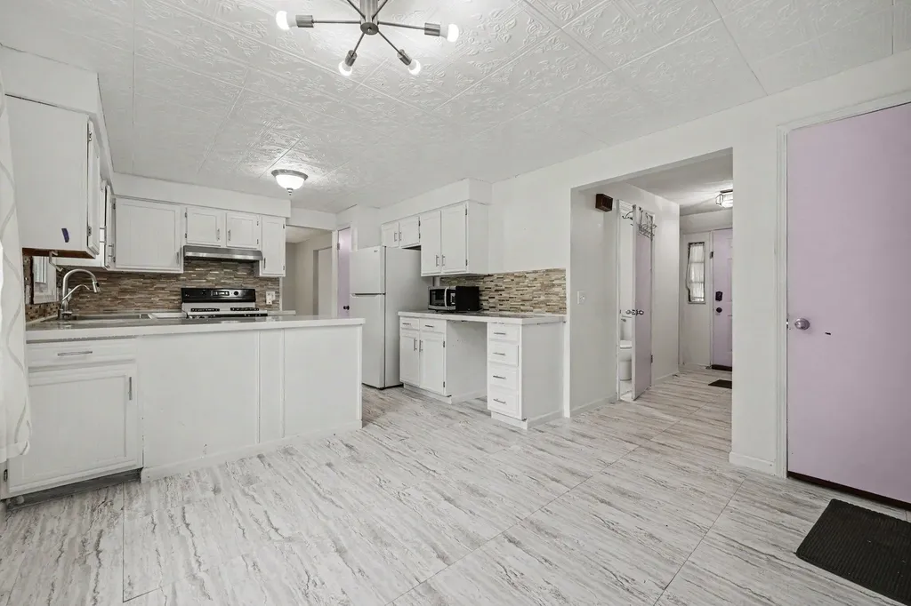 1915 Shorewood Drive Norton Shores City MI 49441