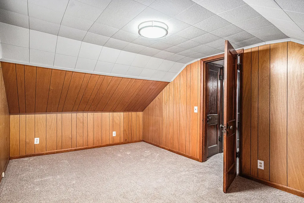 2222 Hoyle Avenue NW Walker City MI 49544