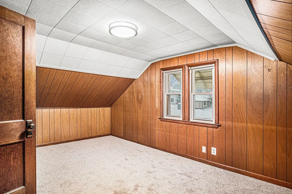 2222 Hoyle Avenue NW Walker City MI 49544