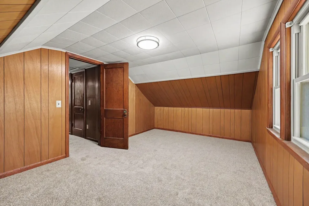 2222 Hoyle Avenue NW Walker City MI 49544