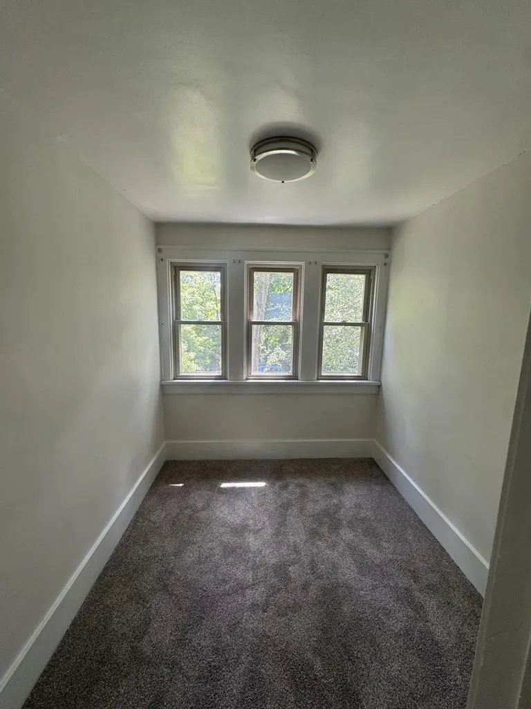 2222 Hoyle Avenue NW Walker City MI 49544