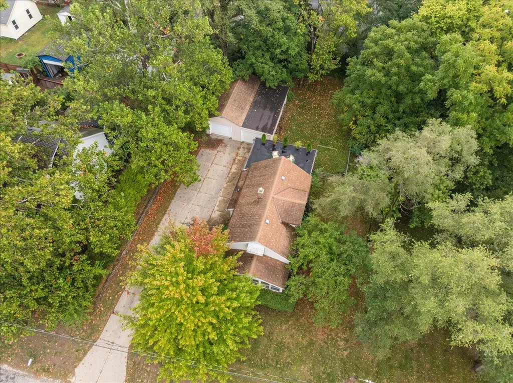 2222 Hoyle Avenue NW Walker City MI 49544