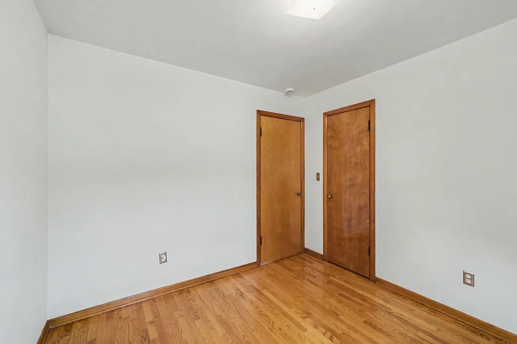 2162 Finsbury Lane NW Grand Rapids City MI 49504