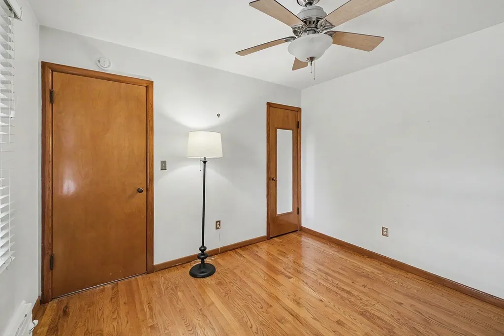 2162 Finsbury Lane NW Grand Rapids City MI 49504