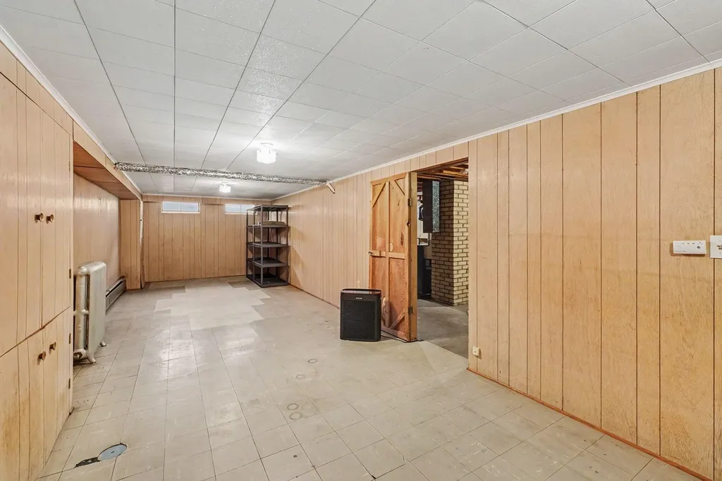 2162 Finsbury Lane NW Grand Rapids City MI 49504