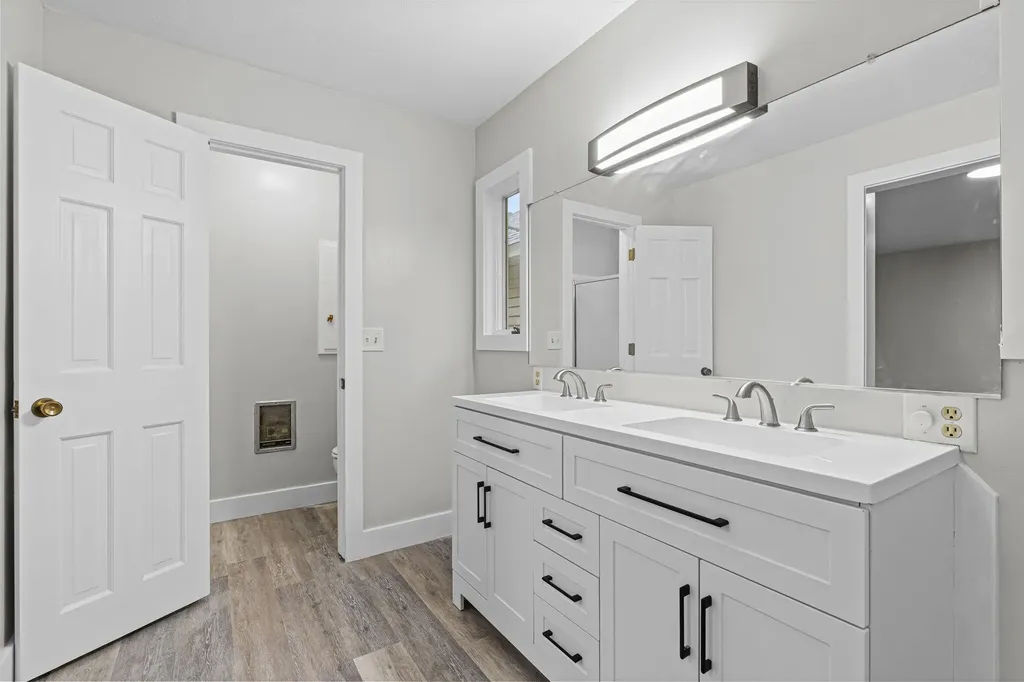 1632 W Lakewood Boulevard Park Township MI 49424