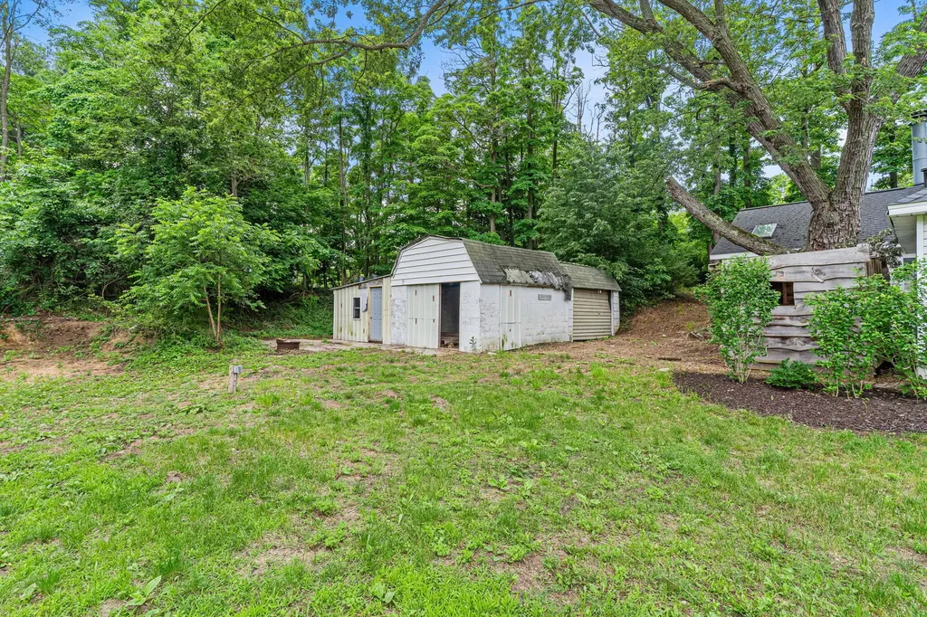 1632 W Lakewood Boulevard Park Township MI 49424