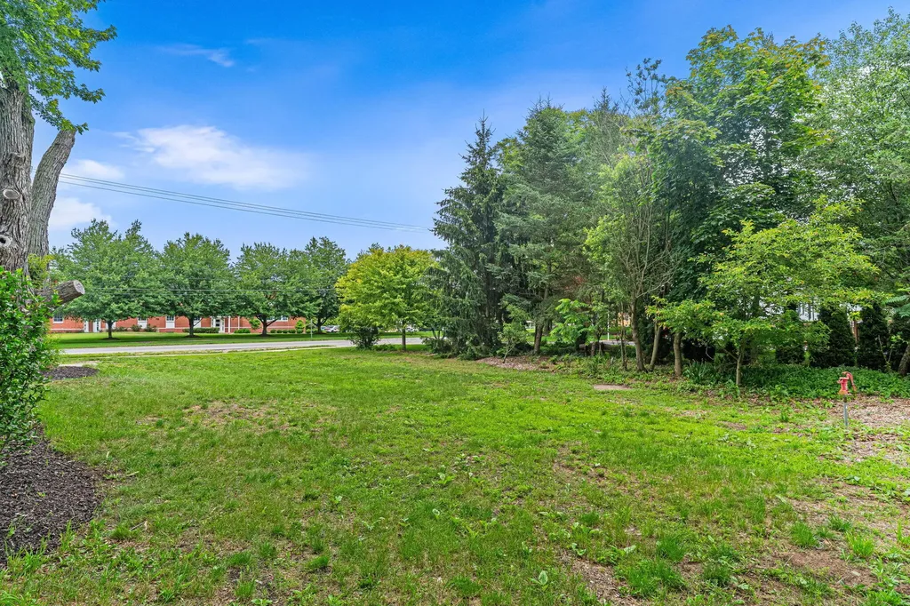 1632 W Lakewood Boulevard Park Township MI 49424