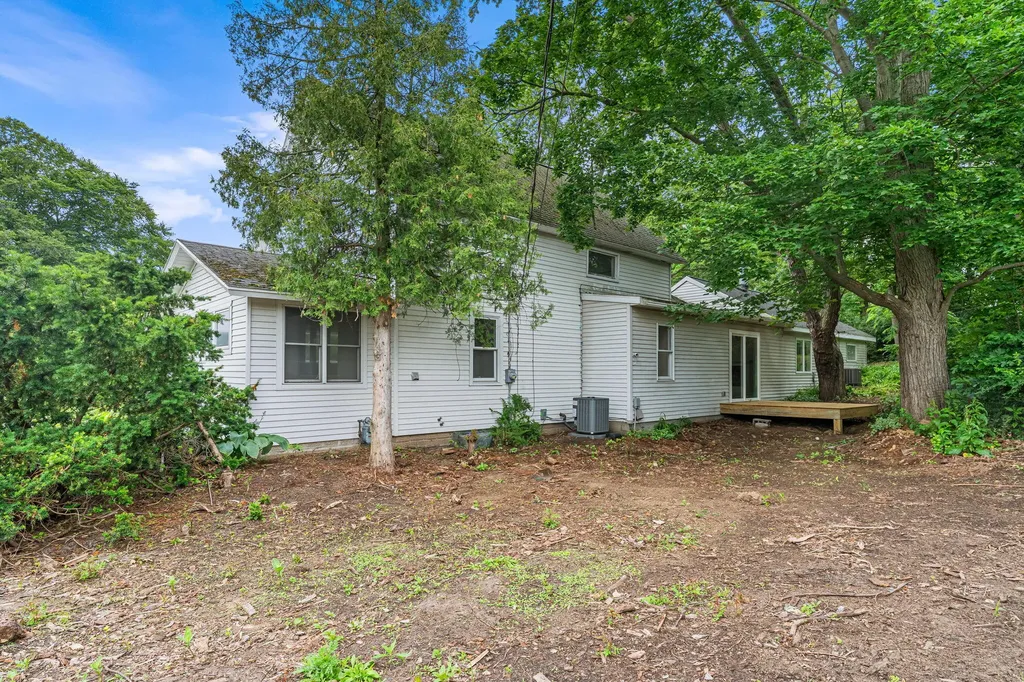 1632 W Lakewood Boulevard Park Township MI 49424