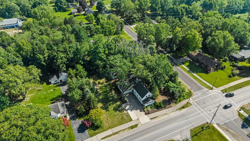 1632 W Lakewood Boulevard Park Township MI 49424