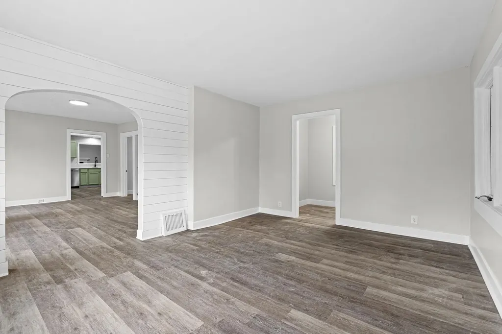 1632 W Lakewood Boulevard Park Township MI 49424