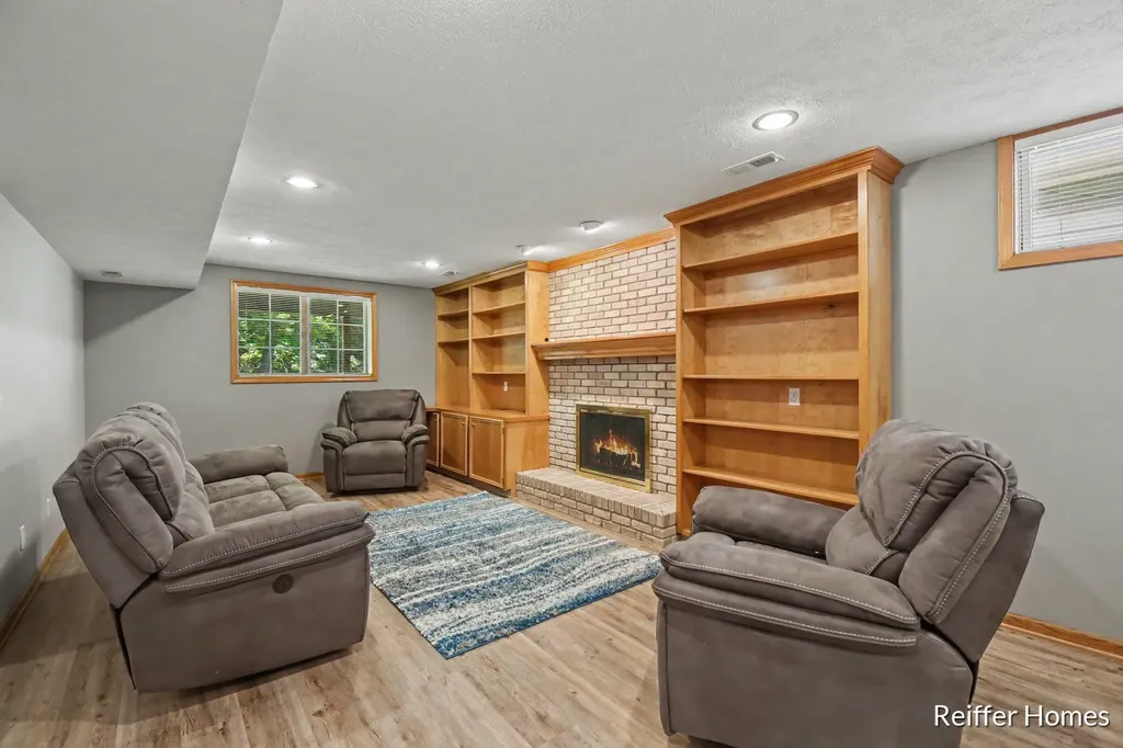 5115 Amanda Drive SW Wyoming City MI 49418