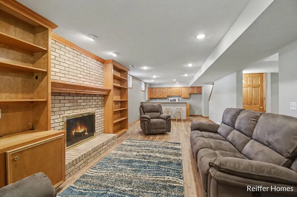 5115 Amanda Drive SW Wyoming City MI 49418
