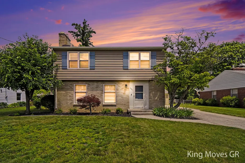 1821 Eastbrook Street SE Grand Rapids City MI 49508