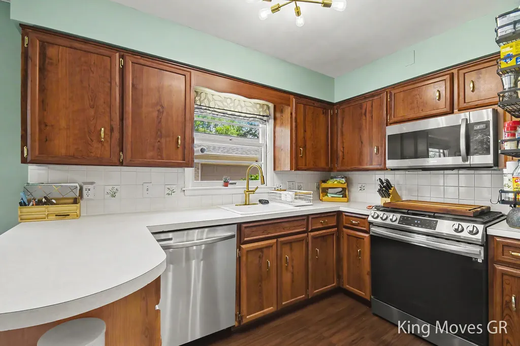 1821 Eastbrook Street SE Grand Rapids City MI 49508