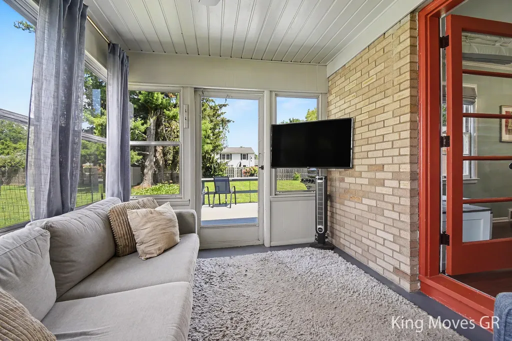 1821 Eastbrook Street SE Grand Rapids City MI 49508