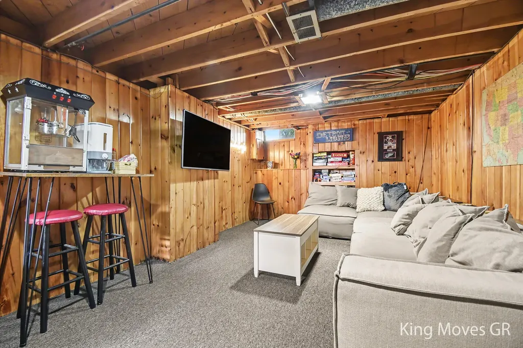 1821 Eastbrook Street SE Grand Rapids City MI 49508