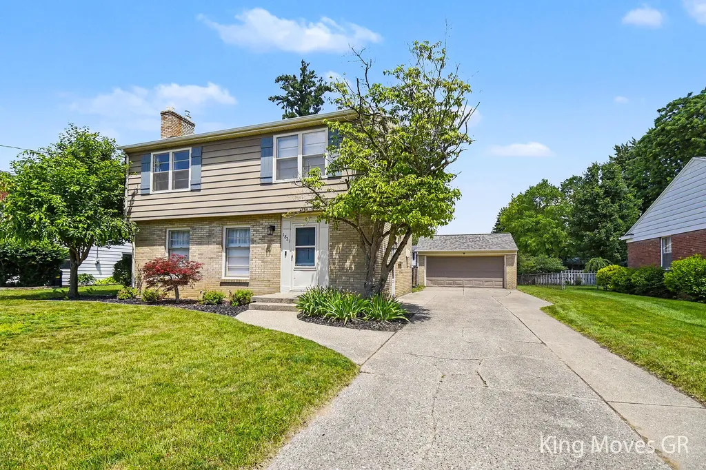 1821 Eastbrook Street SE Grand Rapids City MI 49508