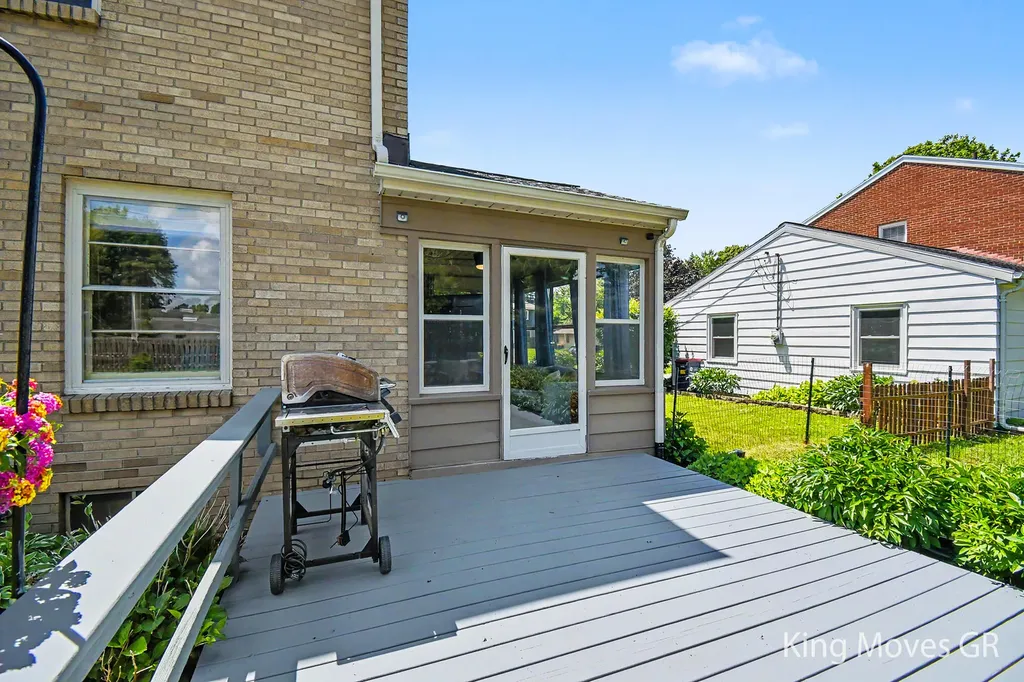 1821 Eastbrook Street SE Grand Rapids City MI 49508