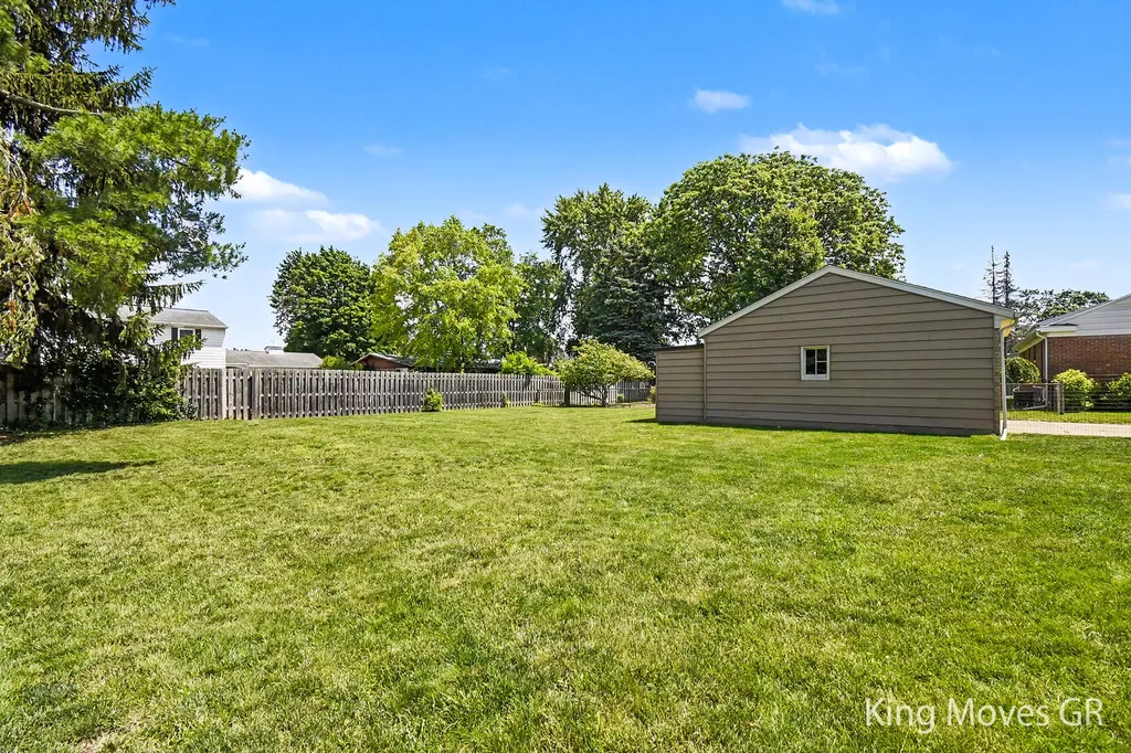 1821 Eastbrook Street SE Grand Rapids City MI 49508