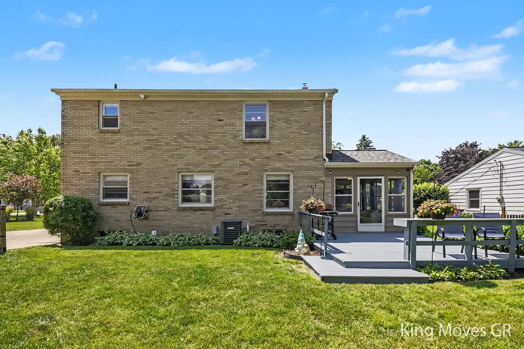 1821 Eastbrook Street SE Grand Rapids City MI 49508