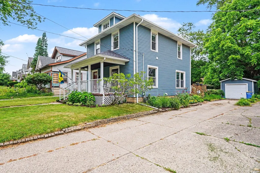 54 Lowell Avenue NE Grand Rapids City MI 49503